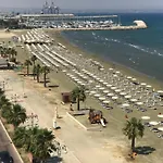 Queen Victoria Sea View