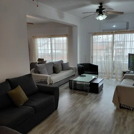 Queen Victoria Sea View Appartement Larnaca