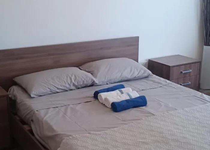 Queen Victoria Sea View * לרנקה