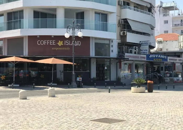 Queen Victoria Sea View דירה