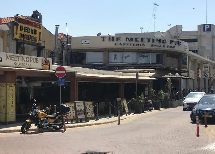 Queen Victoria Sea View לרנקה