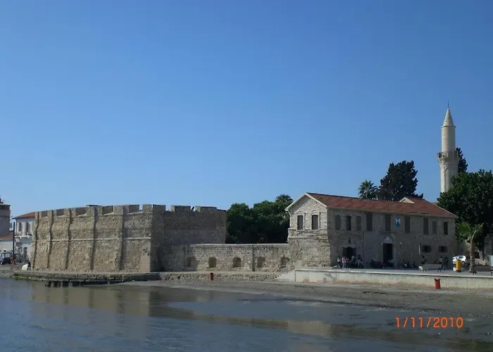 Апартаменты Queen Victoria Sea View Ларнака