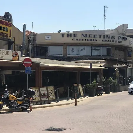 Queen Victoria Sea View لارنكا